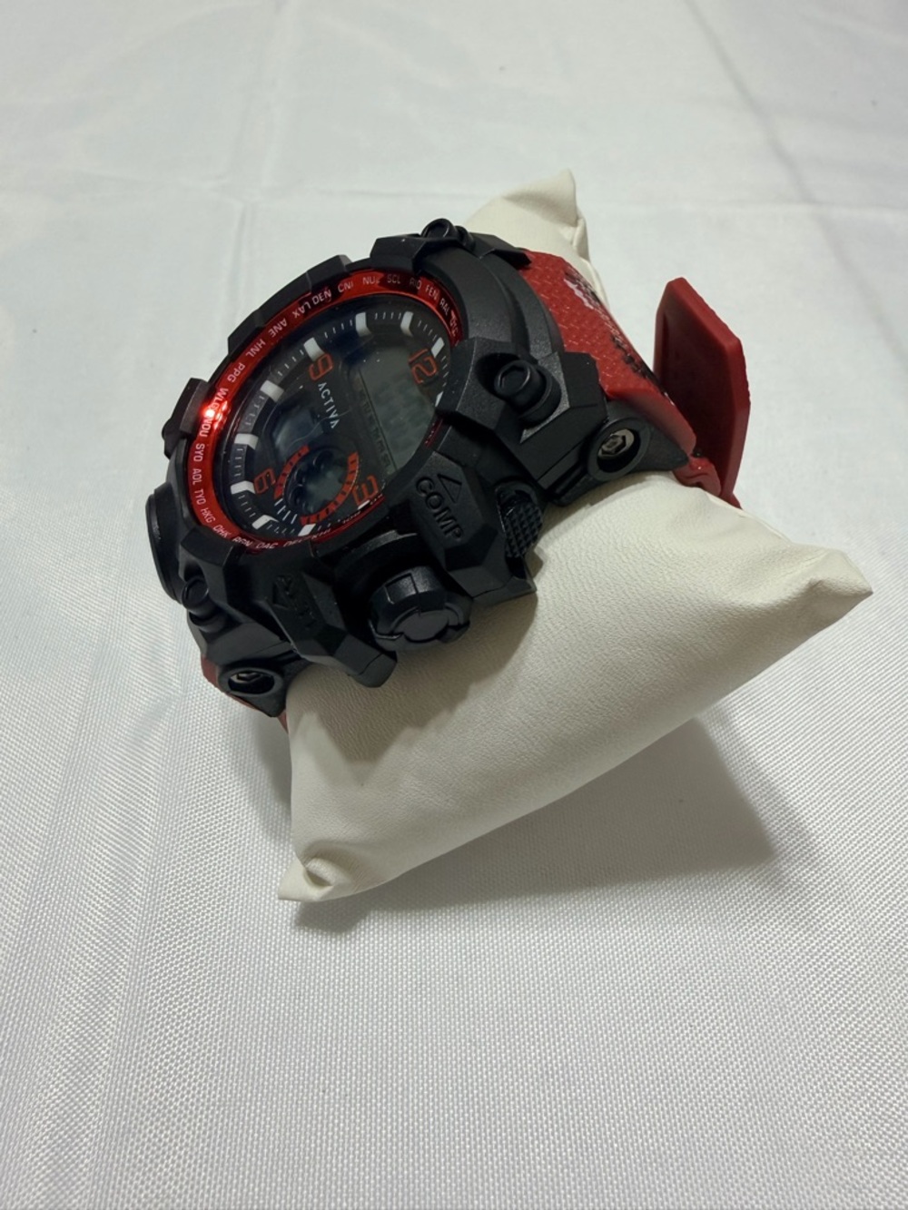 Activa by Invicta Red & Black Sport Men’s Digital Watch - Picture 4 of 7